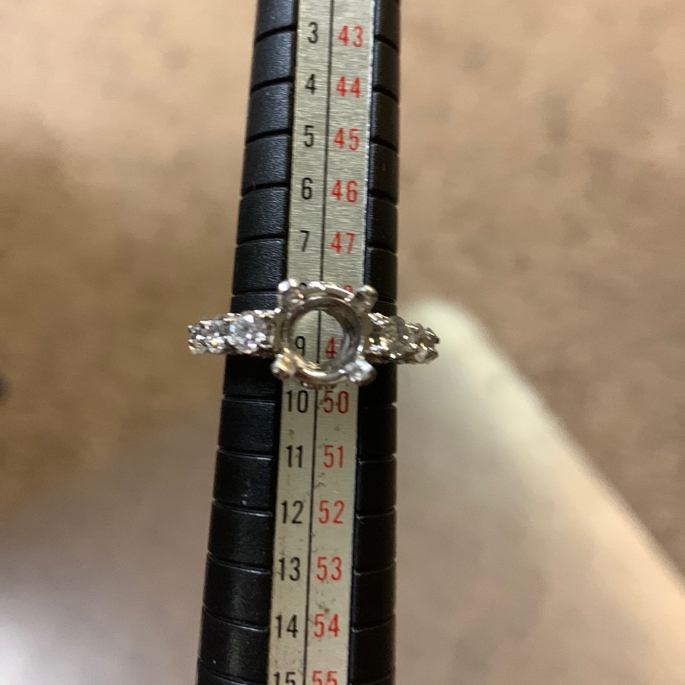 NWOT! Gorgeous 14K white gold and Diamonds semi mounting.